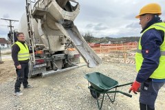 IMG-8b6adf8e630a84577ddd8fa93d25596f-V_1024x576