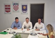 Održana konstituirajuća sjednica Savjeta mladih Grada Slatine: Za predsjednika izabran Andrej Strupar 9 20260721 143129 1024x768