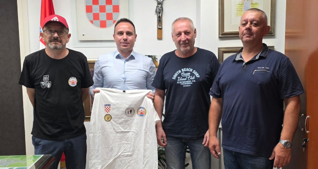 naslovna grad UDVDR