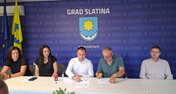 naslovna grad trg