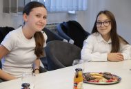 Dječji forumi Osmijeh“ i „Mladost“ – dječji glas je važan: Slatinski forumaši sa svojim prijedlozima i pitanjima kod gradonačelnika Slatine 30 IMG 3756 1024x683