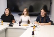Dječji forumi Osmijeh“ i „Mladost“ – dječji glas je važan: Slatinski forumaši sa svojim prijedlozima i pitanjima kod gradonačelnika Slatine 31 IMG 3759 1024x683