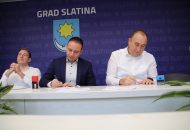 Grad Slatina: Potpisan ugovor za novu pješačku infrastrukturu kod Gradske uprave 14 IMG 4156 1024x683