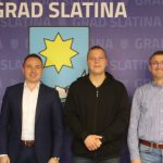 MC Batica predstavio „Baladu za SL” gradonačelniku Tomiću 4 naslovna batica grad