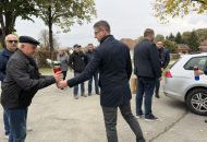 Lampioni i molitva za slatinske branitelje: Uoči Svih svetih položeni vijenci na Gradskom groblju 16 viber slika 2026 10 31 12 05 25 212 1024x576