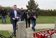Lampioni i molitva za slatinske branitelje: Uoči Svih svetih položeni vijenci na Gradskom groblju 19 viber slika 2026 10 31 12 05 45 311 1024x576