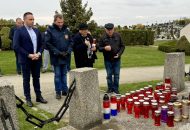 Lampioni i molitva za slatinske branitelje: Uoči Svih svetih položeni vijenci na Gradskom groblju 21 viber slika 2026 10 31 12 05 45 705 1024x576 1