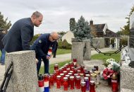 Lampioni i molitva za slatinske branitelje: Uoči Svih svetih položeni vijenci na Gradskom groblju 5 viber slika 2026 10 31 12 05 46 137 1024x576