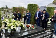 Lampioni i molitva za slatinske branitelje: Uoči Svih svetih položeni vijenci na Gradskom groblju 10 viber slika 2026 10 31 12 05 47 180 1024x576