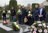 Lampioni i molitva za slatinske branitelje: Uoči Svih svetih položeni vijenci na Gradskom groblju 11 viber slika 2026 10 31 12 05 47 397 1024x576